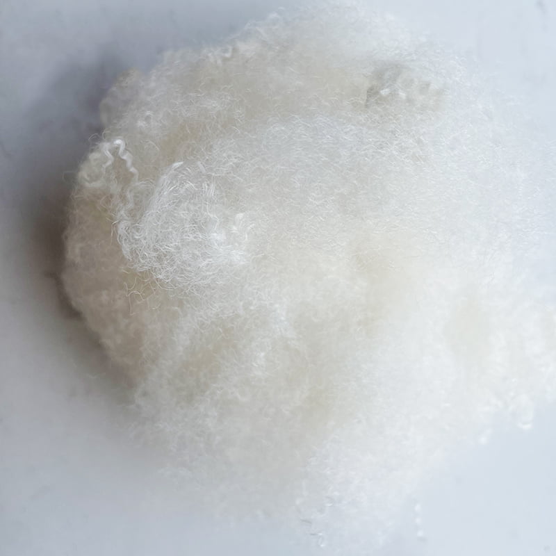 13DX120mm Filato per moquette Fibra Speciale Bianco Avorio 13DX120mm Filato per moquette Fibra Speciale Bianco Avorio